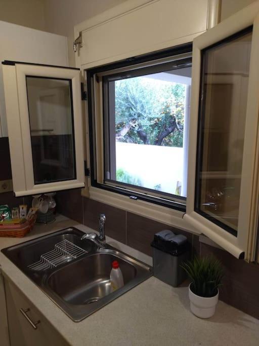 Kalamata Beach Maizonette Ground Floor And Semi-Basement With Yard Εξωτερικό φωτογραφία