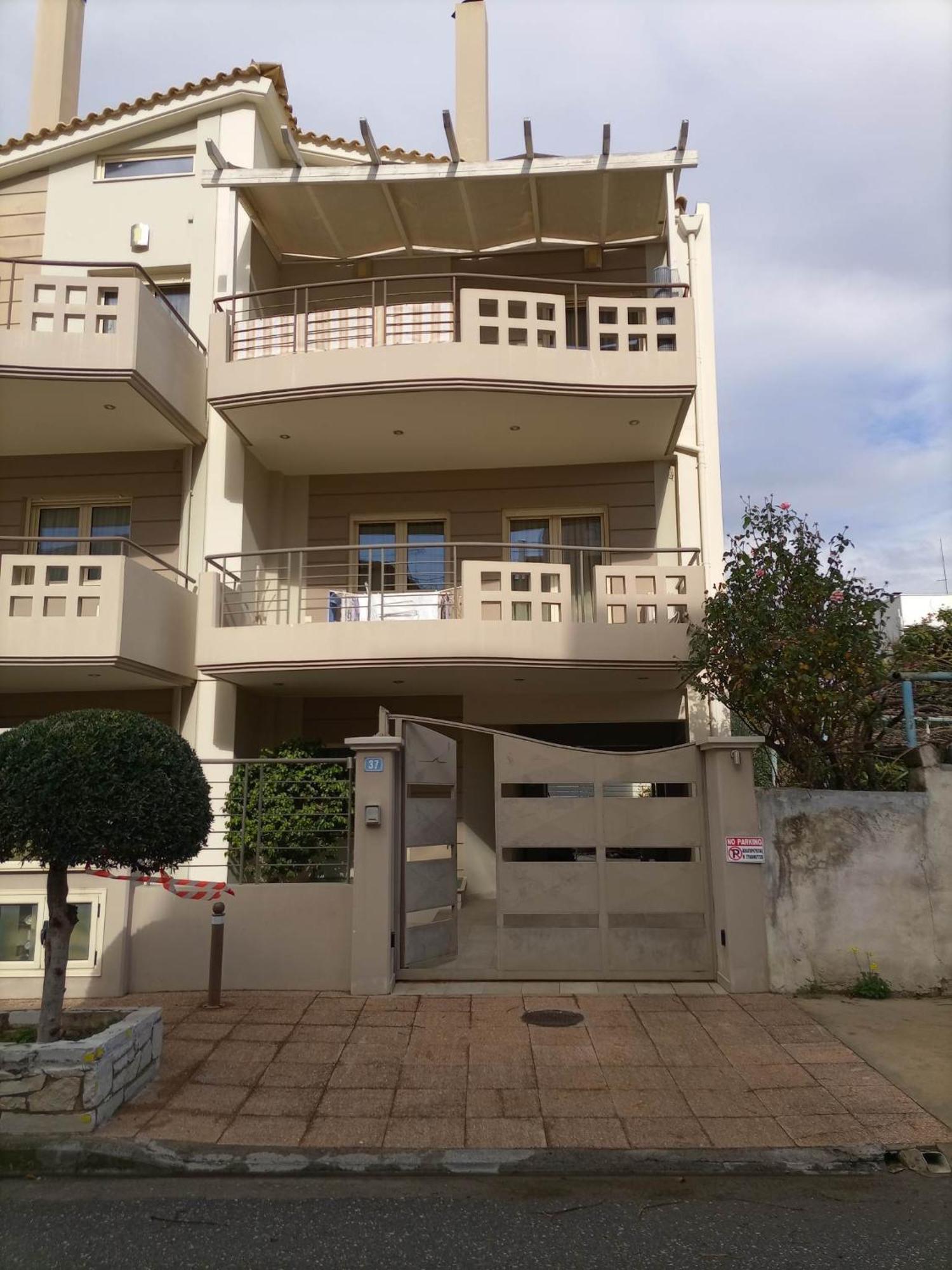 Kalamata Beach Maizonette Ground Floor And Semi-Basement With Yard Εξωτερικό φωτογραφία